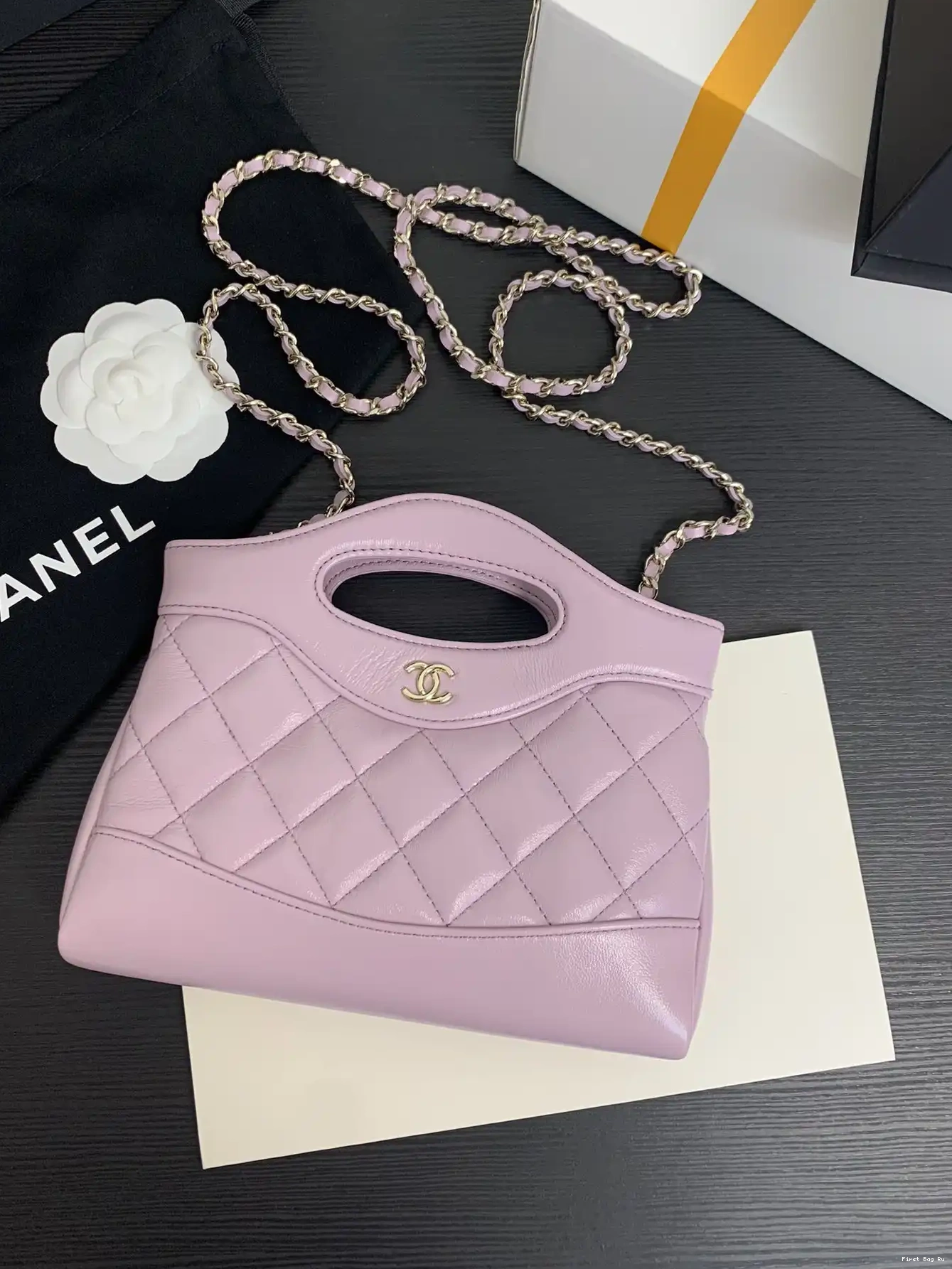 First Bag Ru SHOPPING BAG-21*17*3.5cm CHANEL 0702